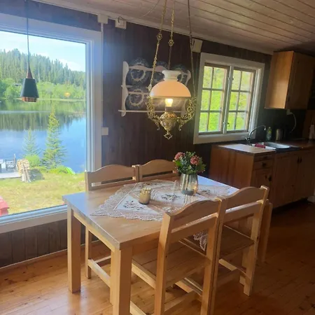 Lakeside Lodge