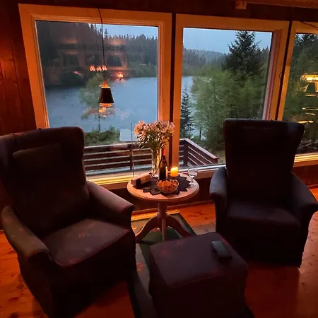 Lodge Lakeside